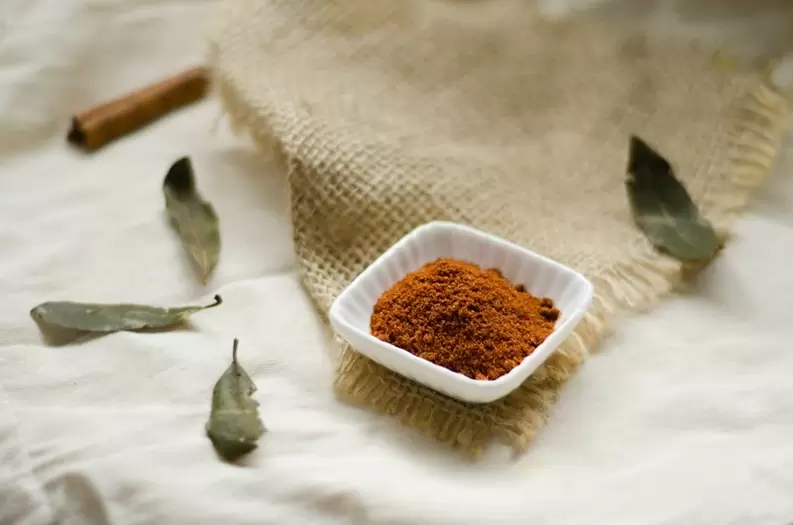 Cinnamon is a useful spice that helps the balance of insulin in blood